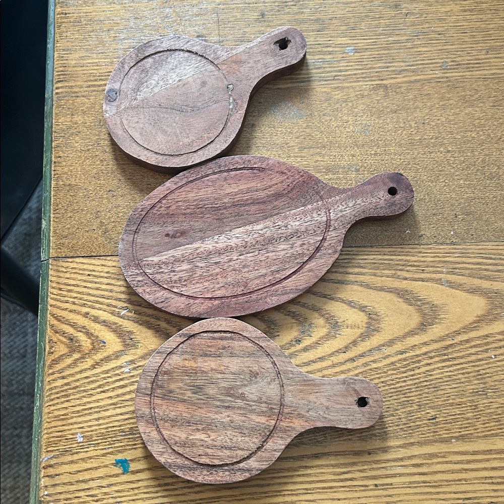 Primitive Rustic Brown Wooden Cutting Board Set - Picture 4 of 9